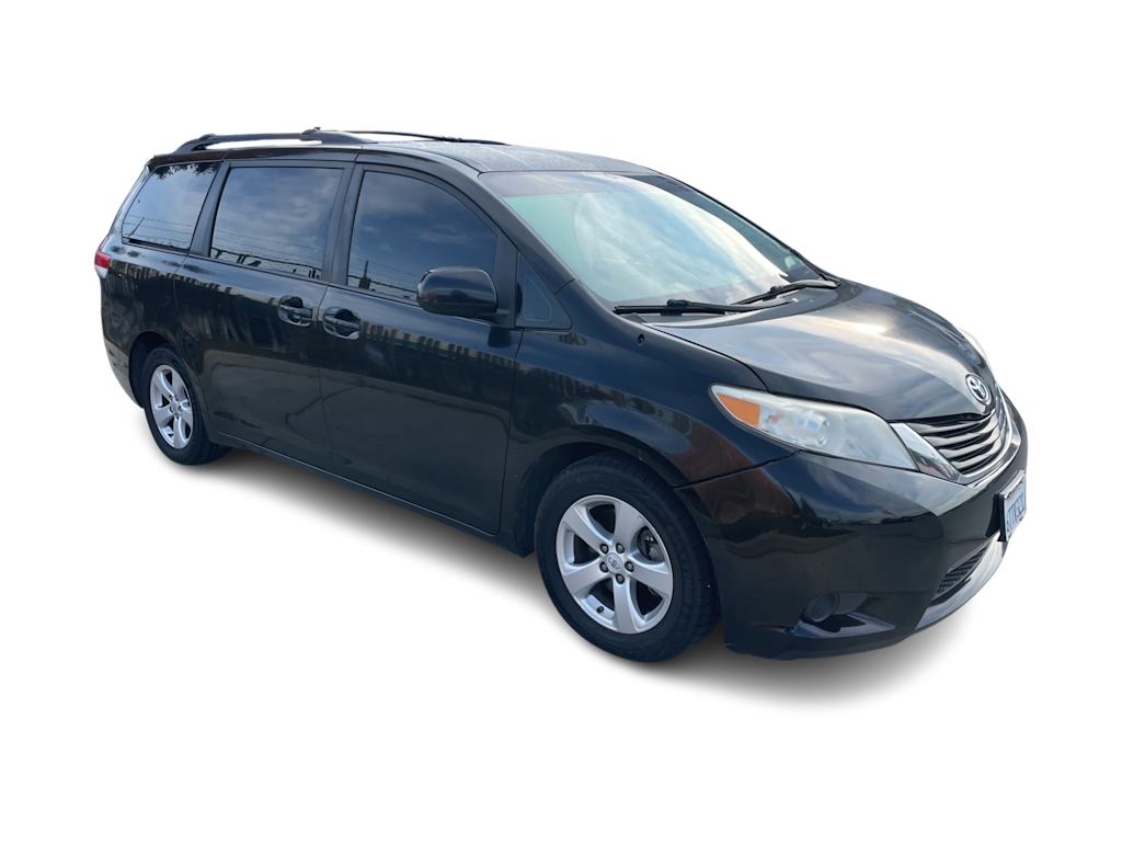 2012 Toyota Sienna LE 12