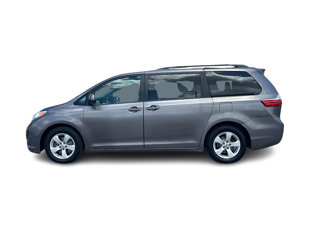Thumbnail: 2015 Toyota Sienna - 3