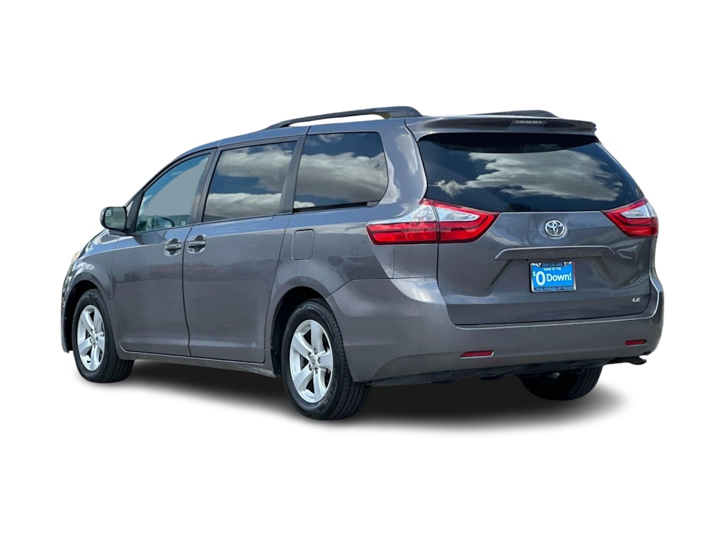 Thumbnail: 2015 Toyota Sienna - 4