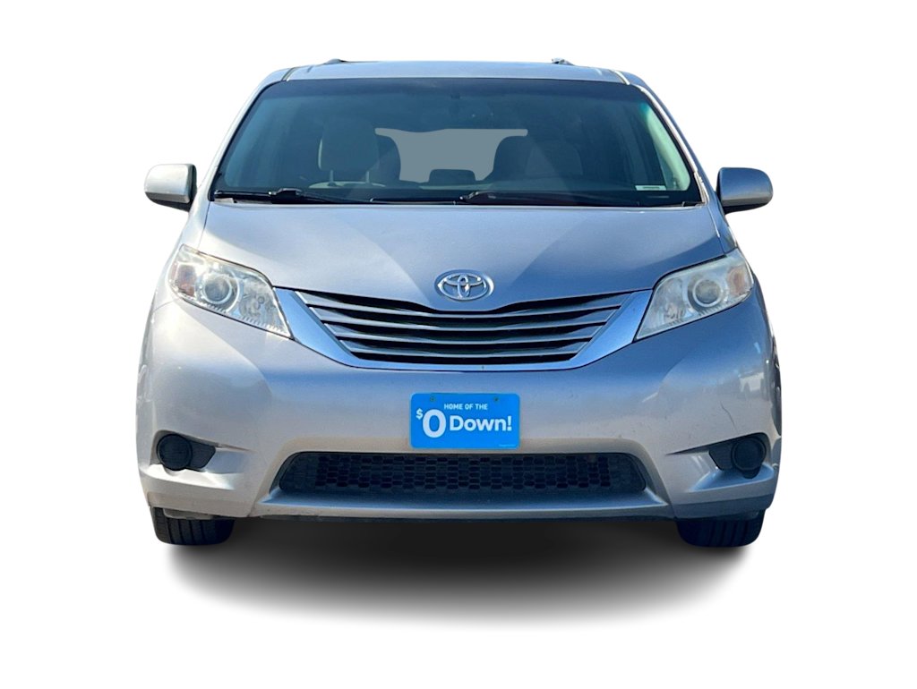 Thumbnail: 2017 Toyota Sienna - 6