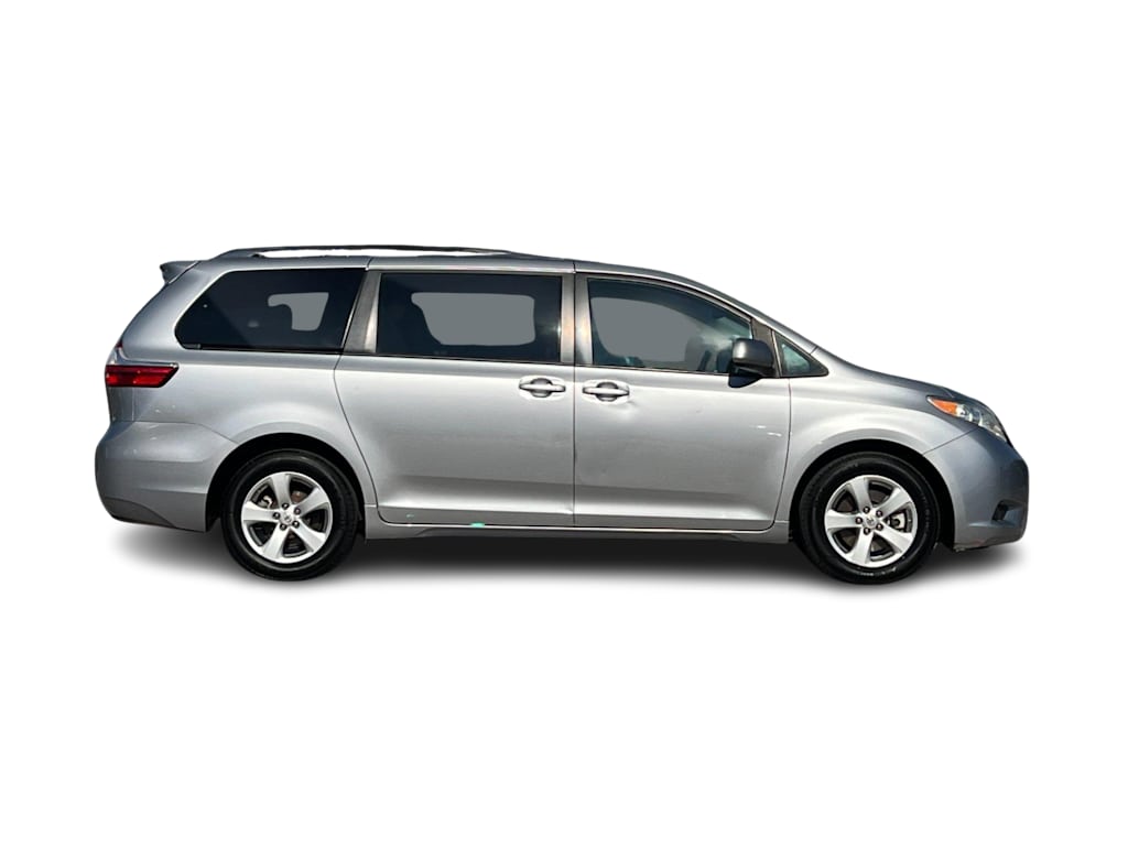 Thumbnail: 2017 Toyota Sienna - 20