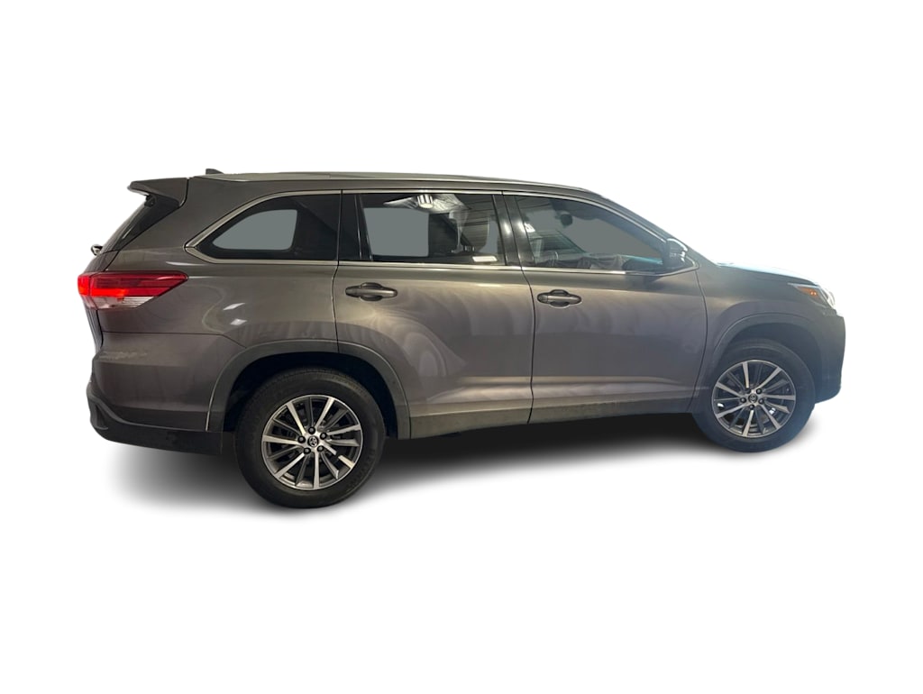Thumbnail: 2019 Toyota Highlander - 14