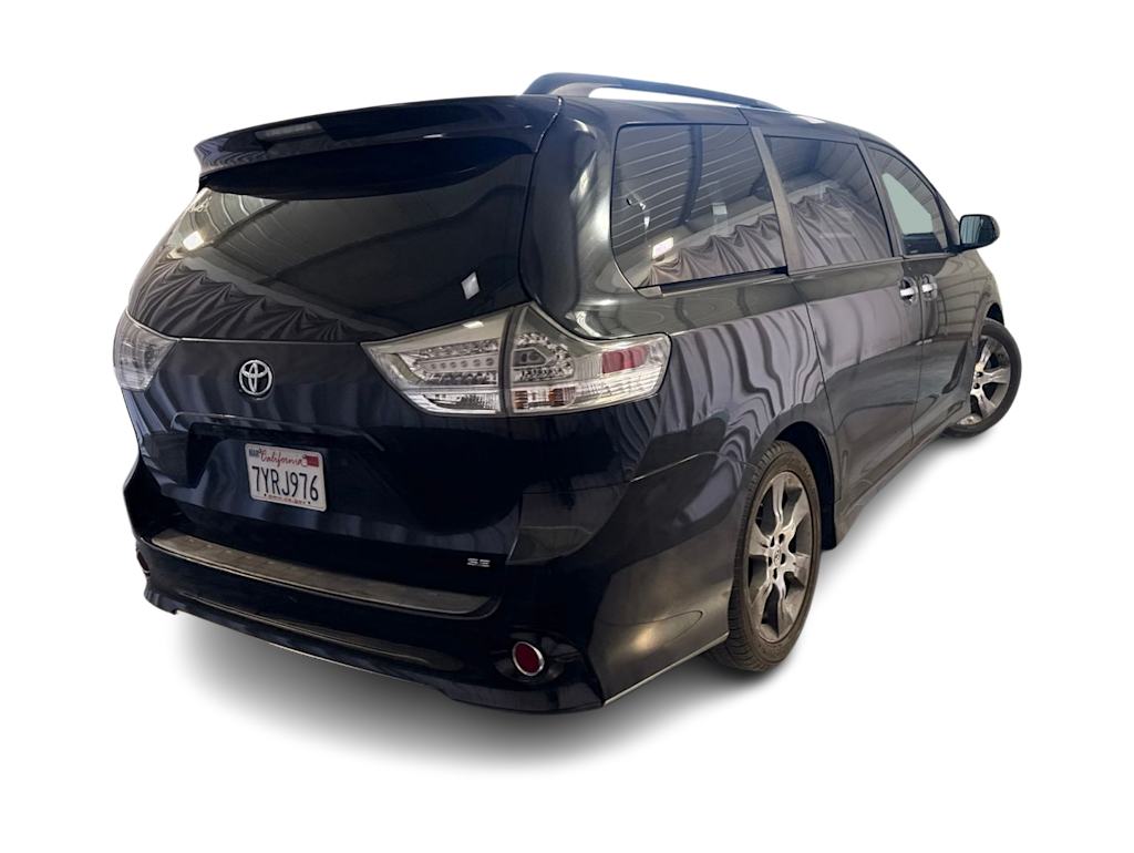 Thumbnail: 2015 Toyota Sienna - 16