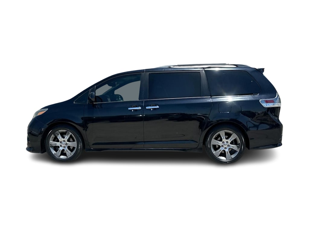 Thumbnail: 2015 Toyota Sienna - 3