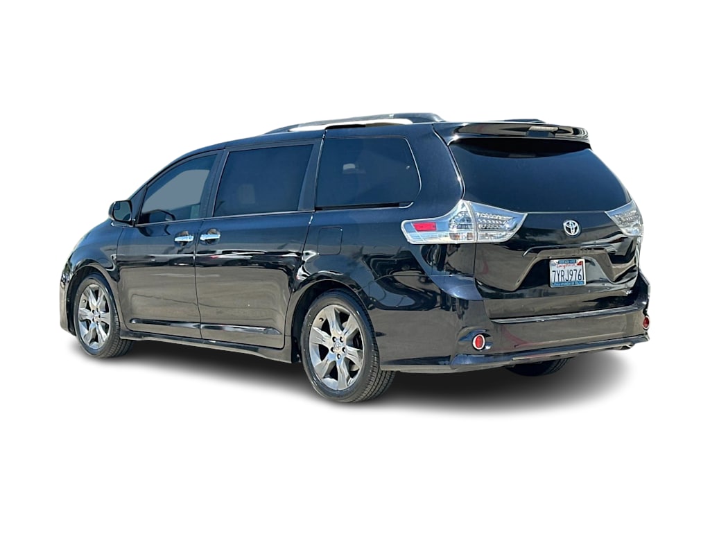 Thumbnail: 2015 Toyota Sienna - 4