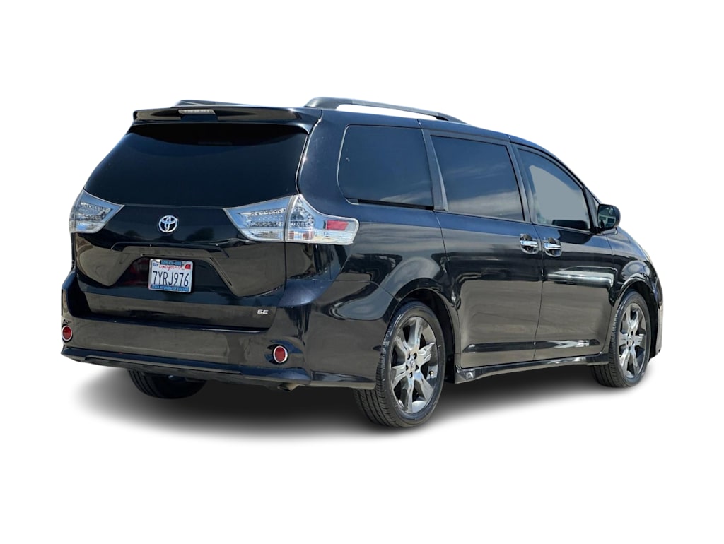 Thumbnail: 2015 Toyota Sienna - 16
