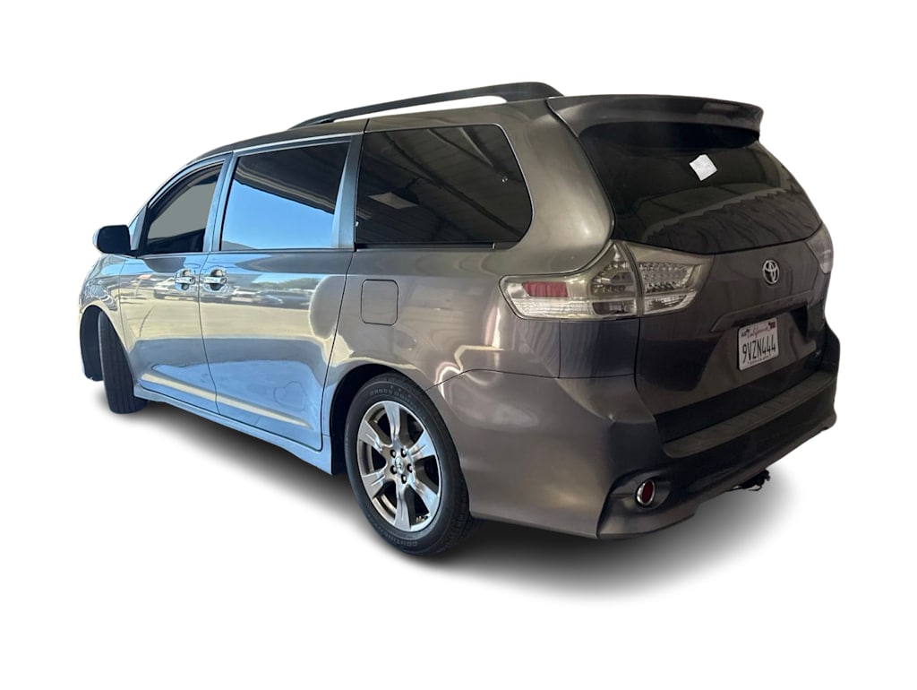 Thumbnail: 2015 Toyota Sienna - 3