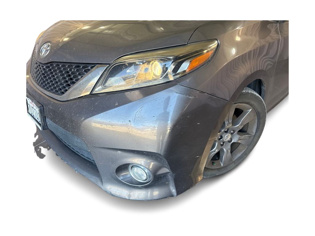 Thumbnail: 2016 Toyota Sienna - 14