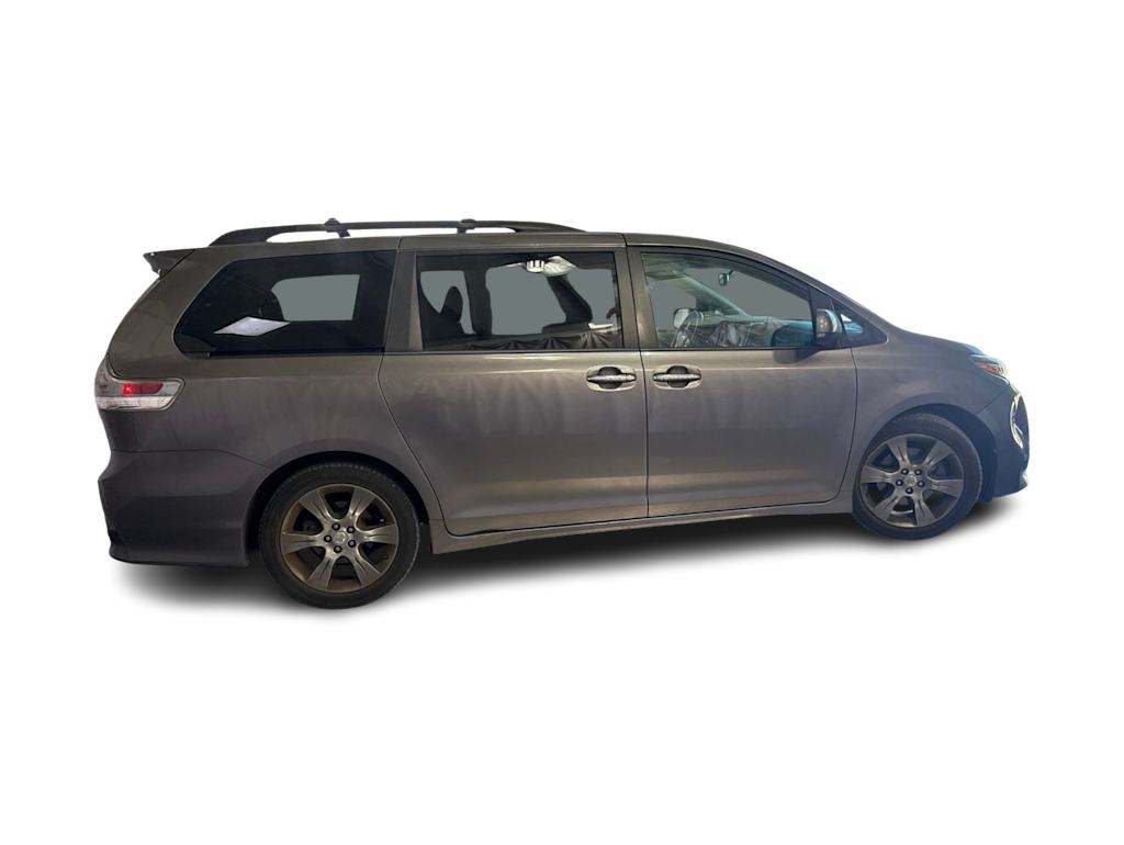 Thumbnail: 2016 Toyota Sienna - 12