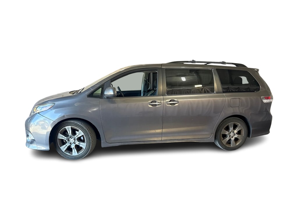 Thumbnail: 2016 Toyota Sienna - 2