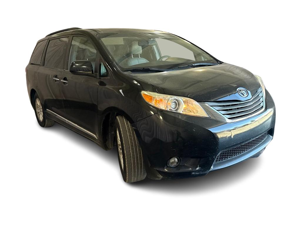 Thumbnail: 2014 Toyota Sienna - 12