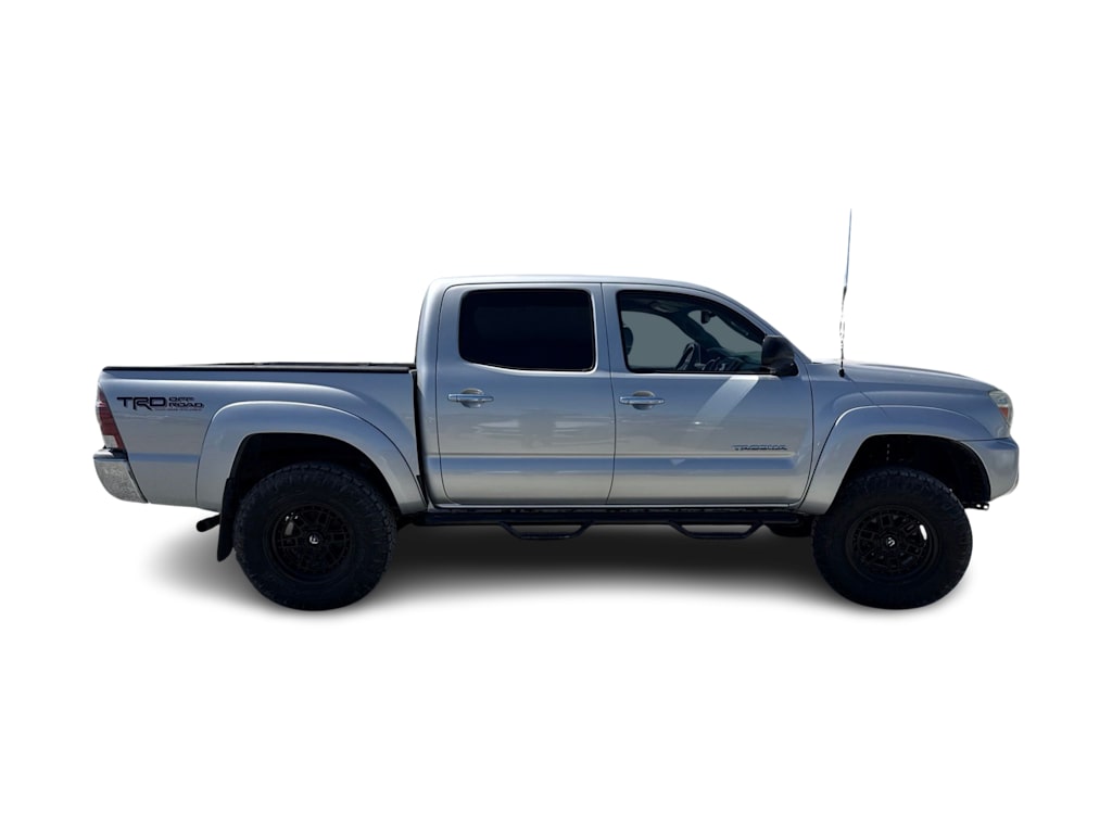 Thumbnail: 2013 Toyota Tacoma - 15