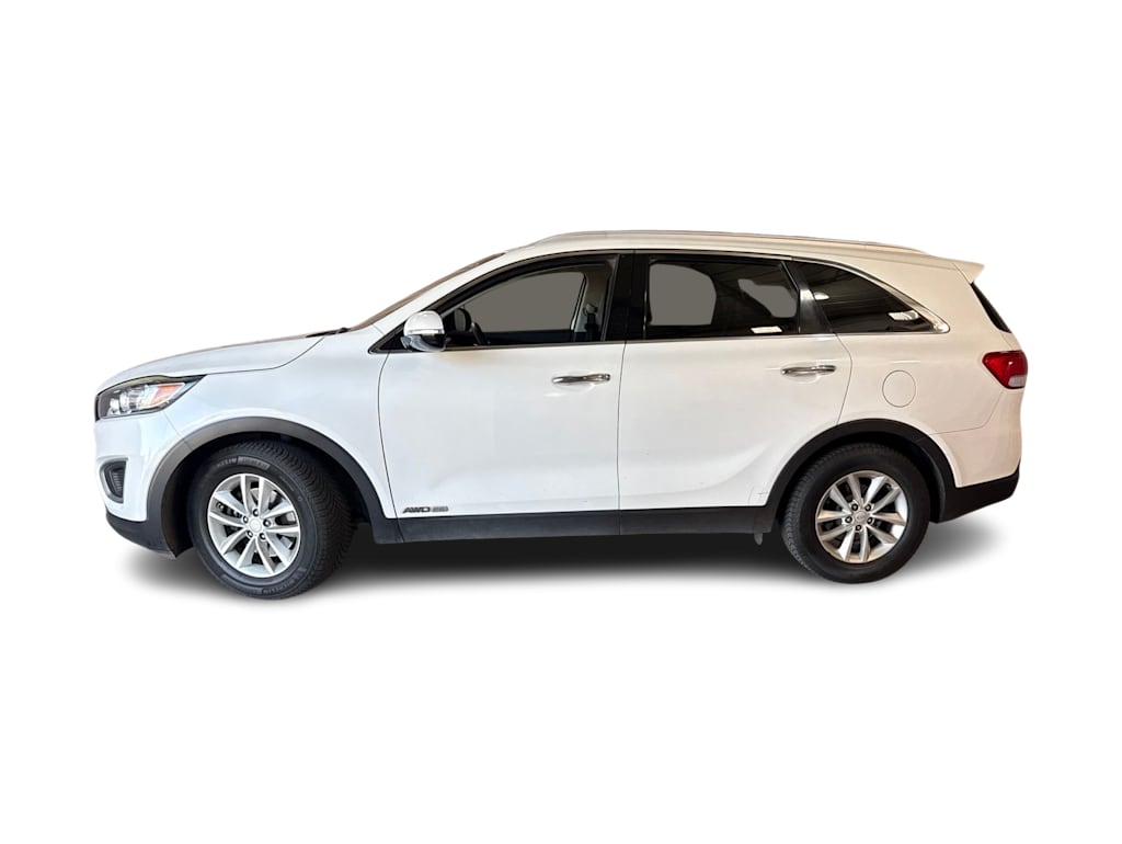 Thumbnail: 2017 Kia Sorento - 3