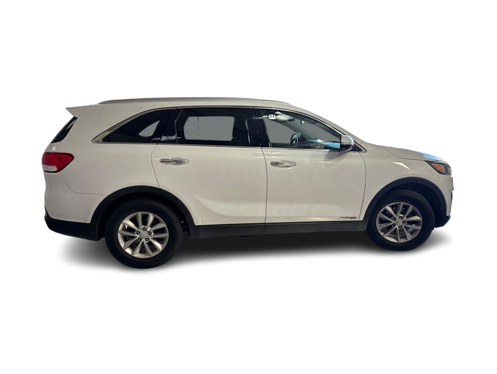 Thumbnail: 2017 Kia Sorento - 16