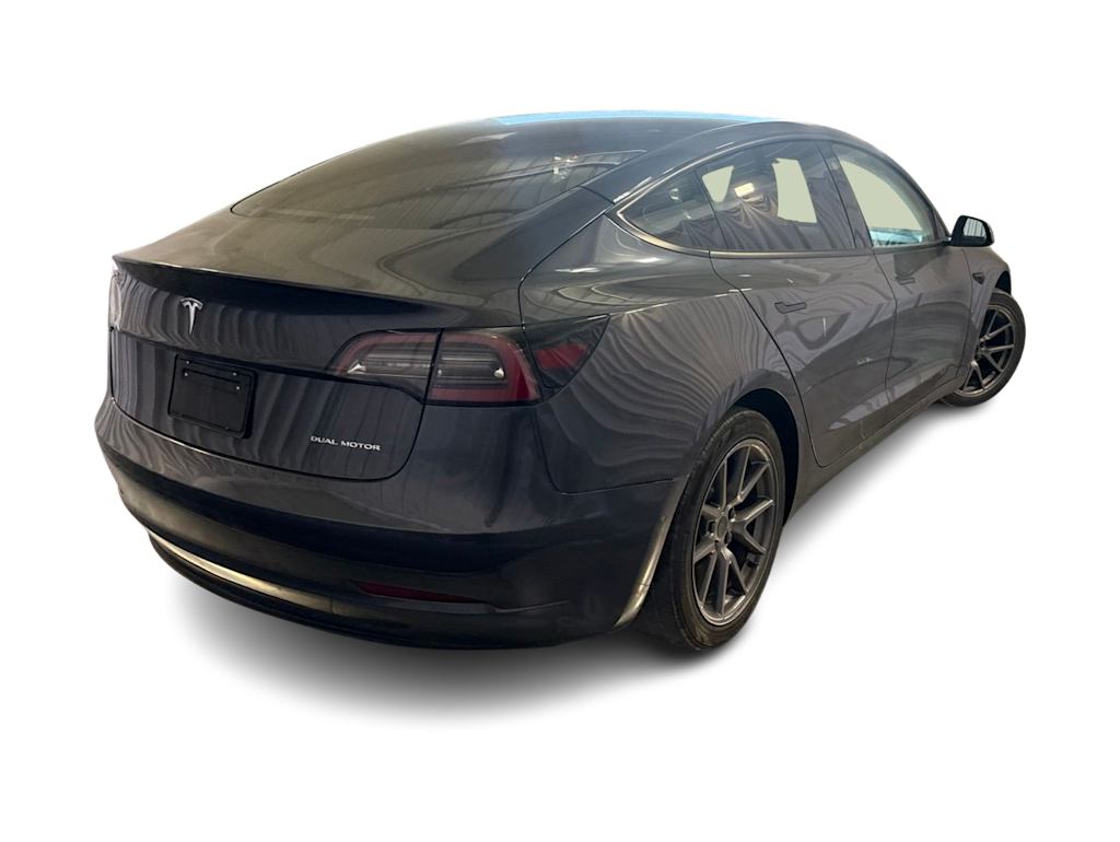 Thumbnail: 2022 Tesla Model 3 - 15