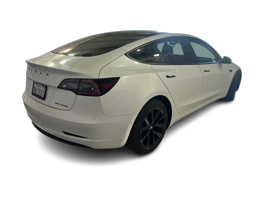 Thumbnail: 2022 Tesla Model 3 - 14