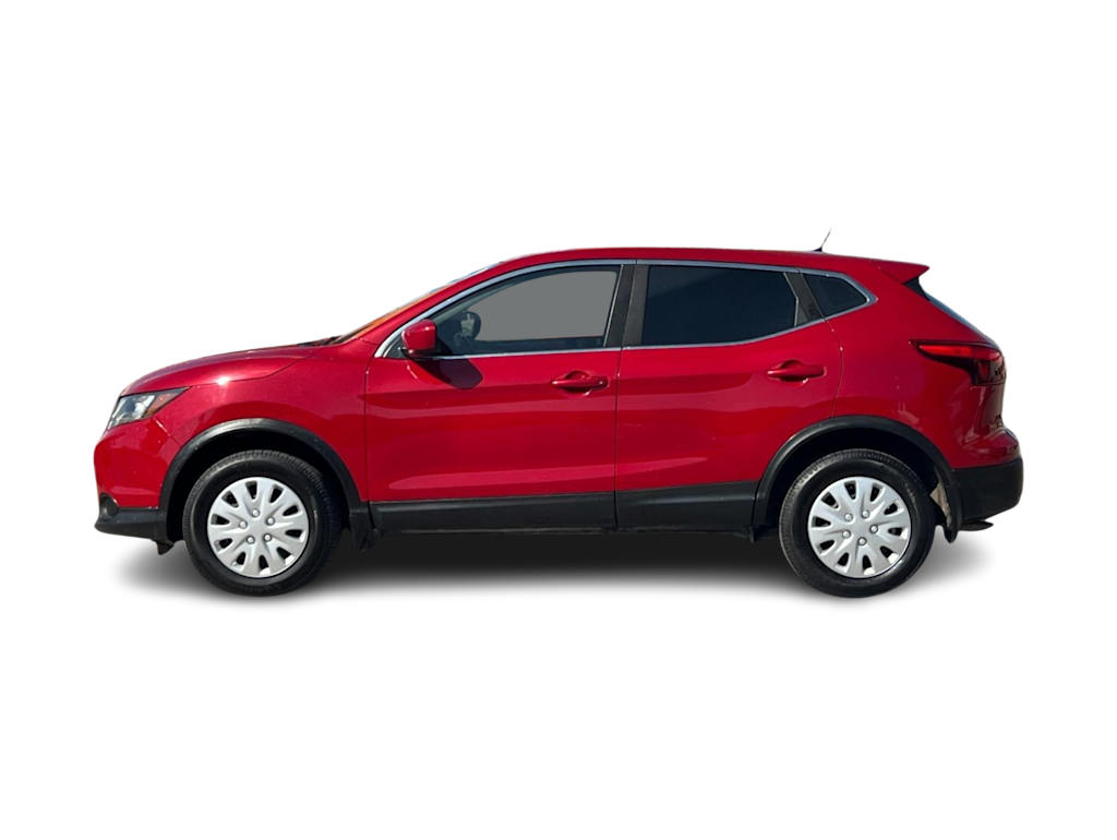 Thumbnail: 2018 Nissan Rogue Sport - 3
