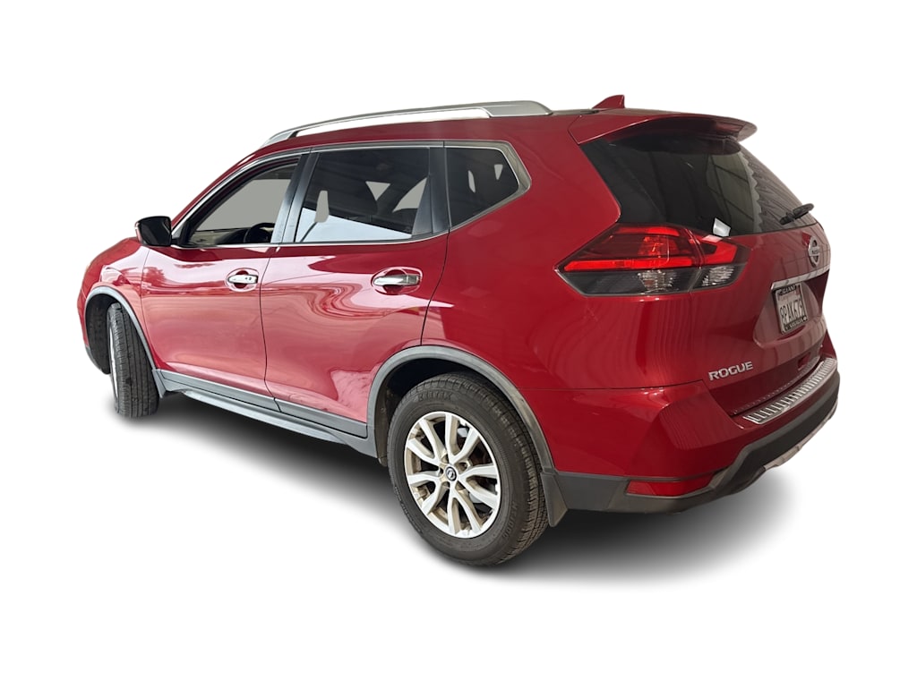 Thumbnail: 2017 Nissan Rogue - 4