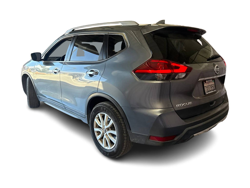 Thumbnail: 2017 Nissan Rogue - 4