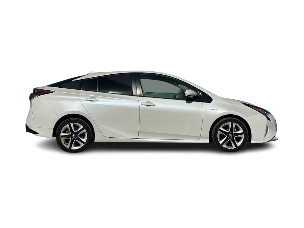 2018 Toyota Prius Three Touring 18