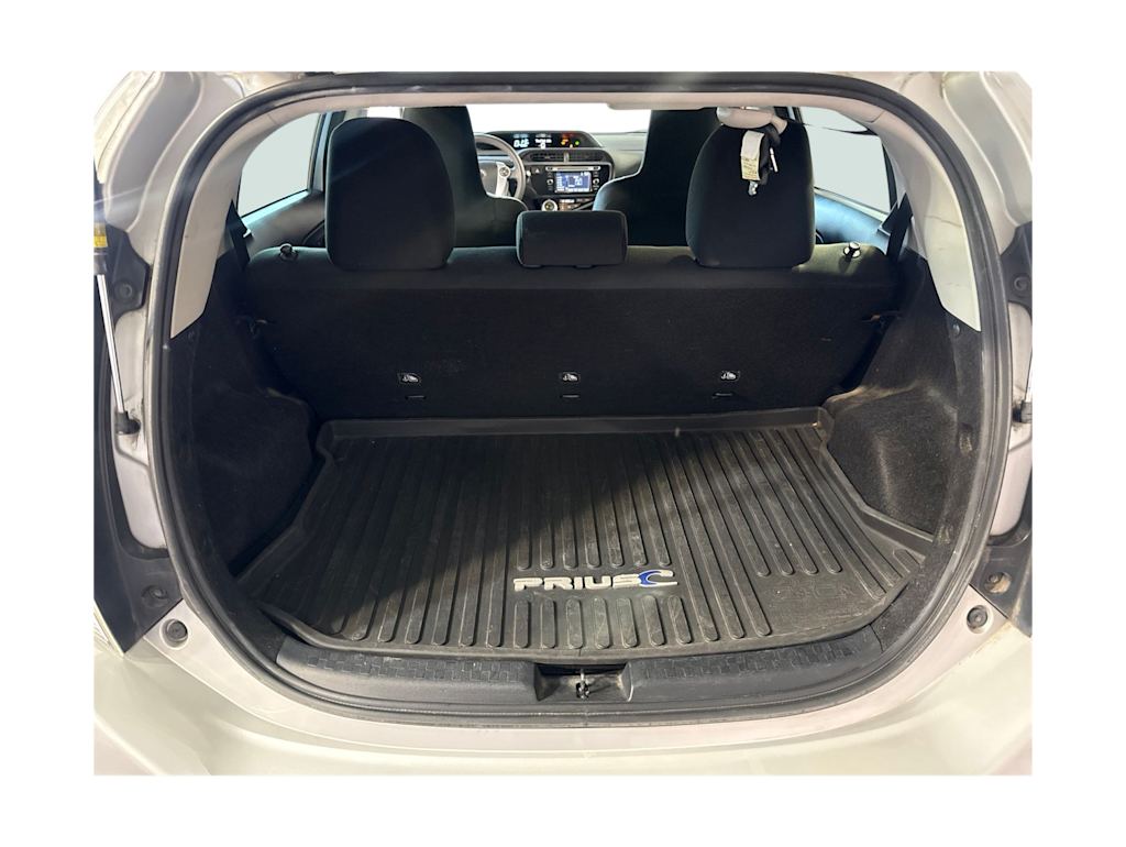Thumbnail: 2015 Toyota Prius c - 13