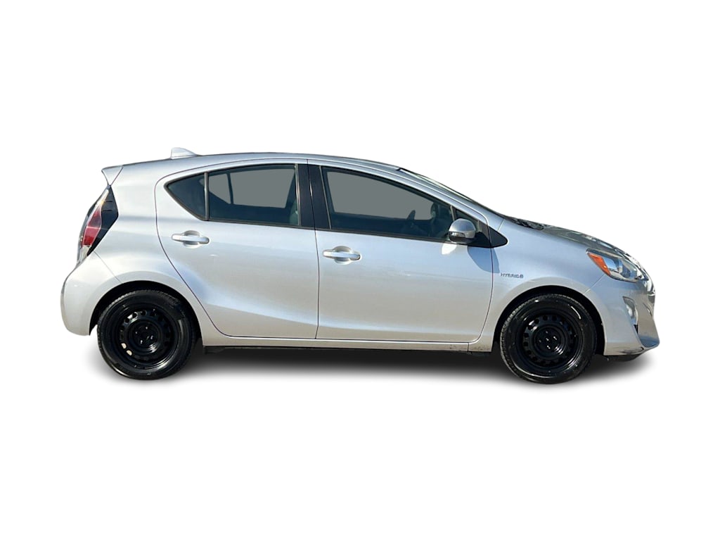 Thumbnail: 2015 Toyota Prius c - 21