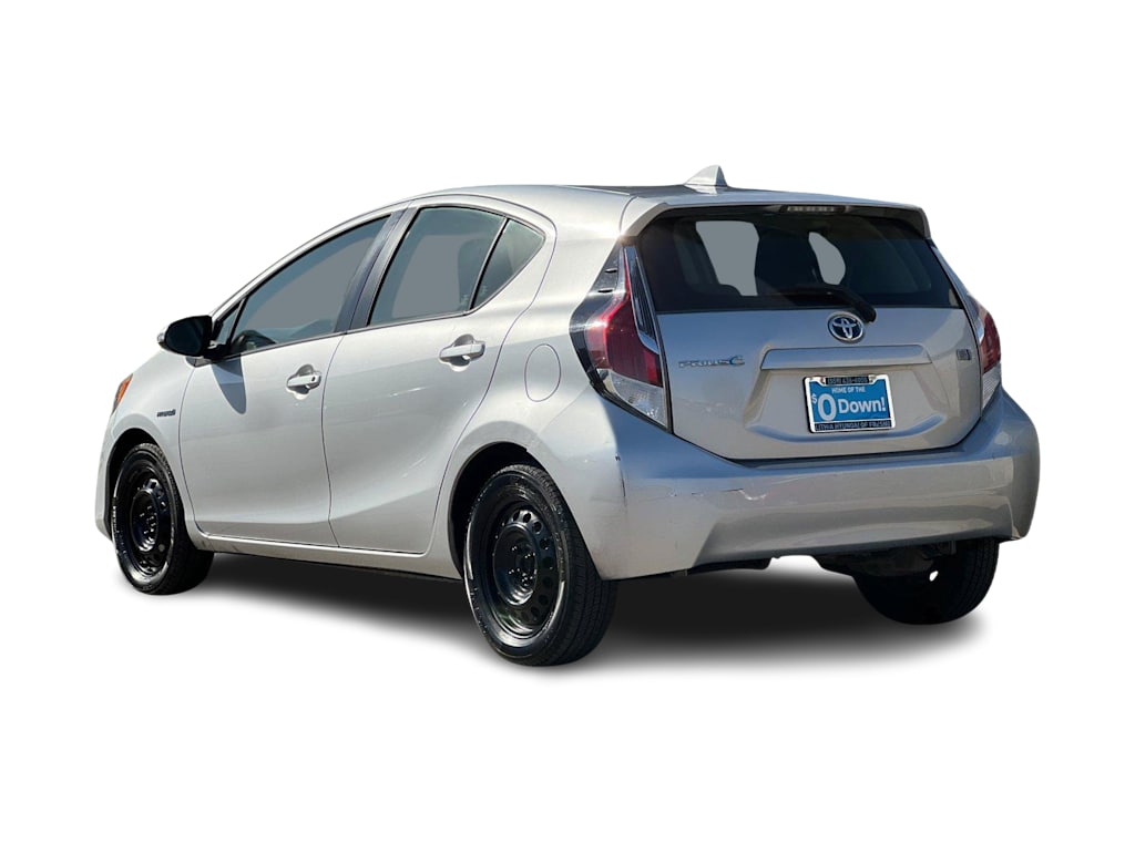 Thumbnail: 2015 Toyota Prius c - 4