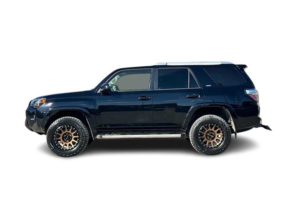 2017 Toyota 4Runner SR5 3