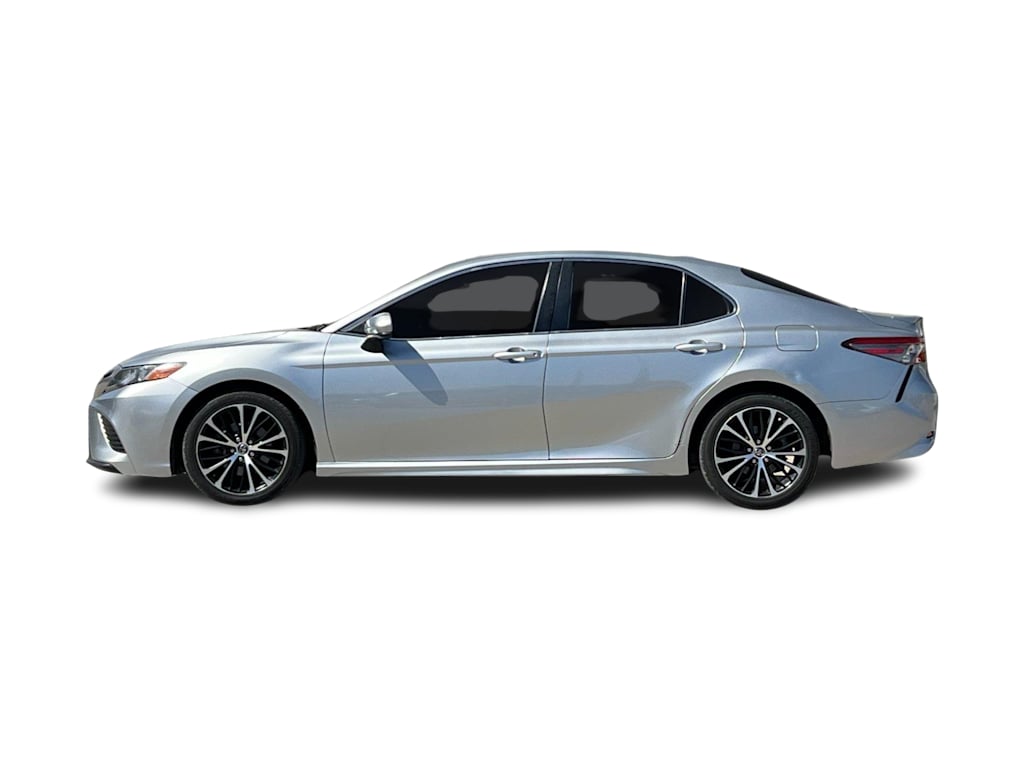 2018 Toyota Camry SE 3