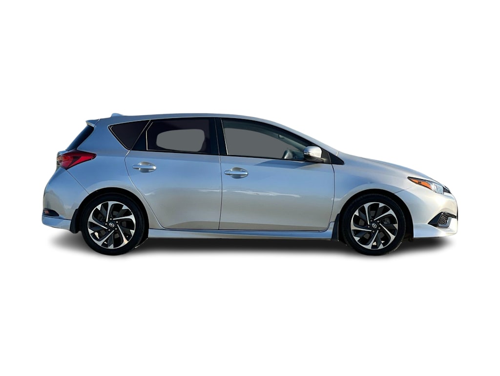 2016 Scion iM  22