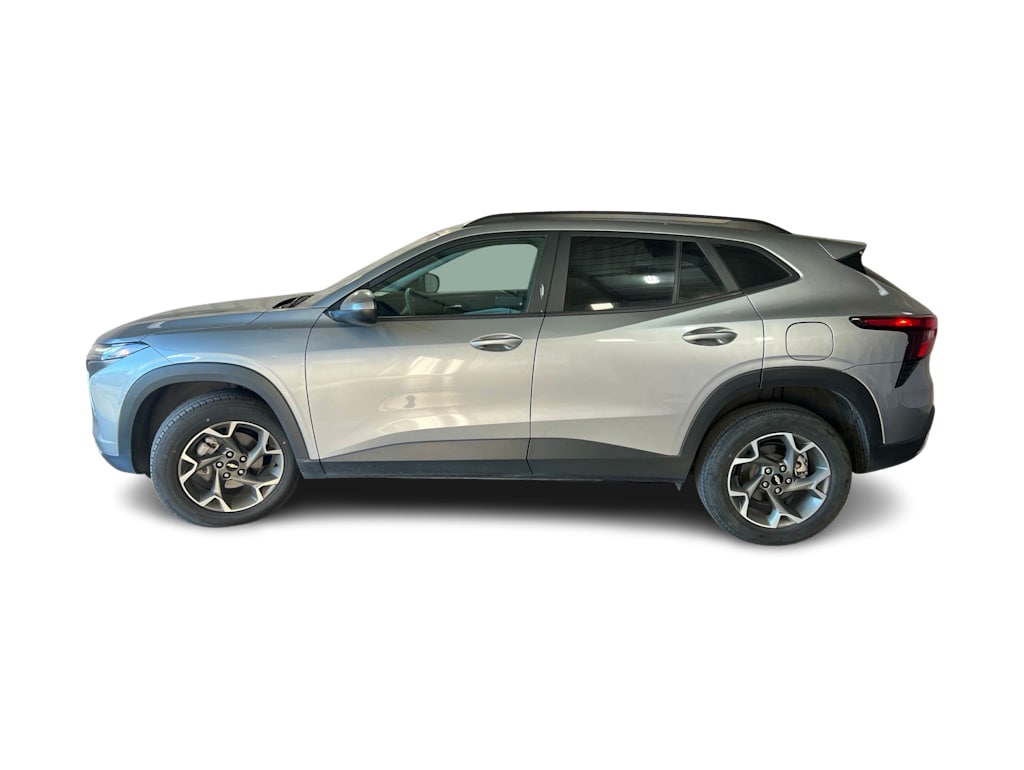 Thumbnail: 2025 Chevrolet Trax - 3