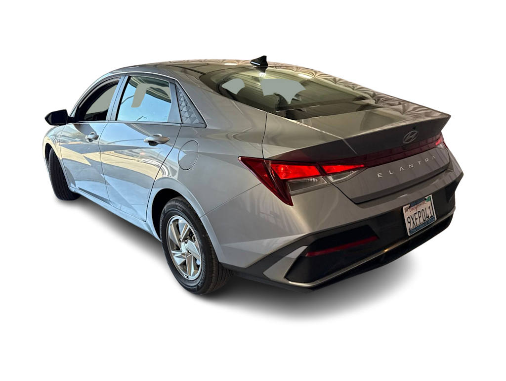 Thumbnail: 2026 Hyundai Elantra - 4