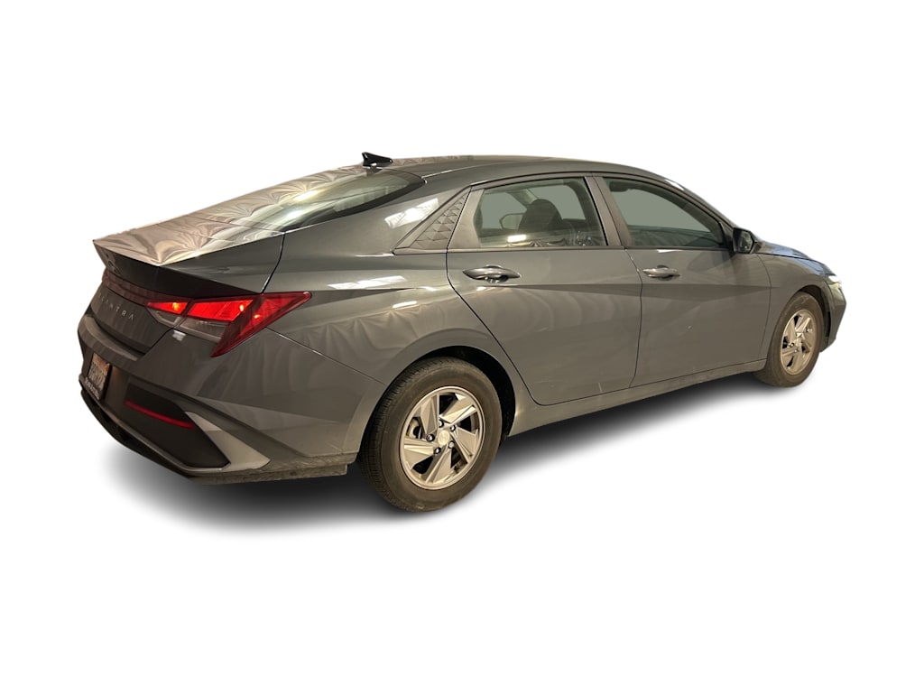 Thumbnail: 2025 Hyundai Elantra - 17