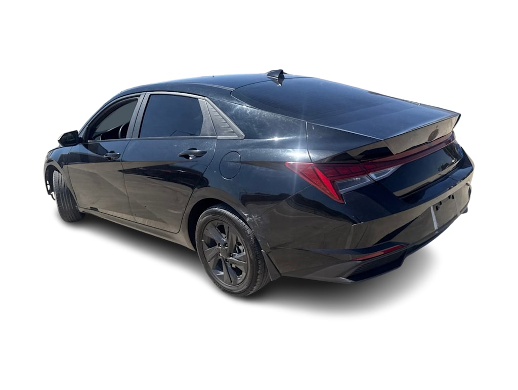 Thumbnail: 2023 Hyundai Elantra - 4