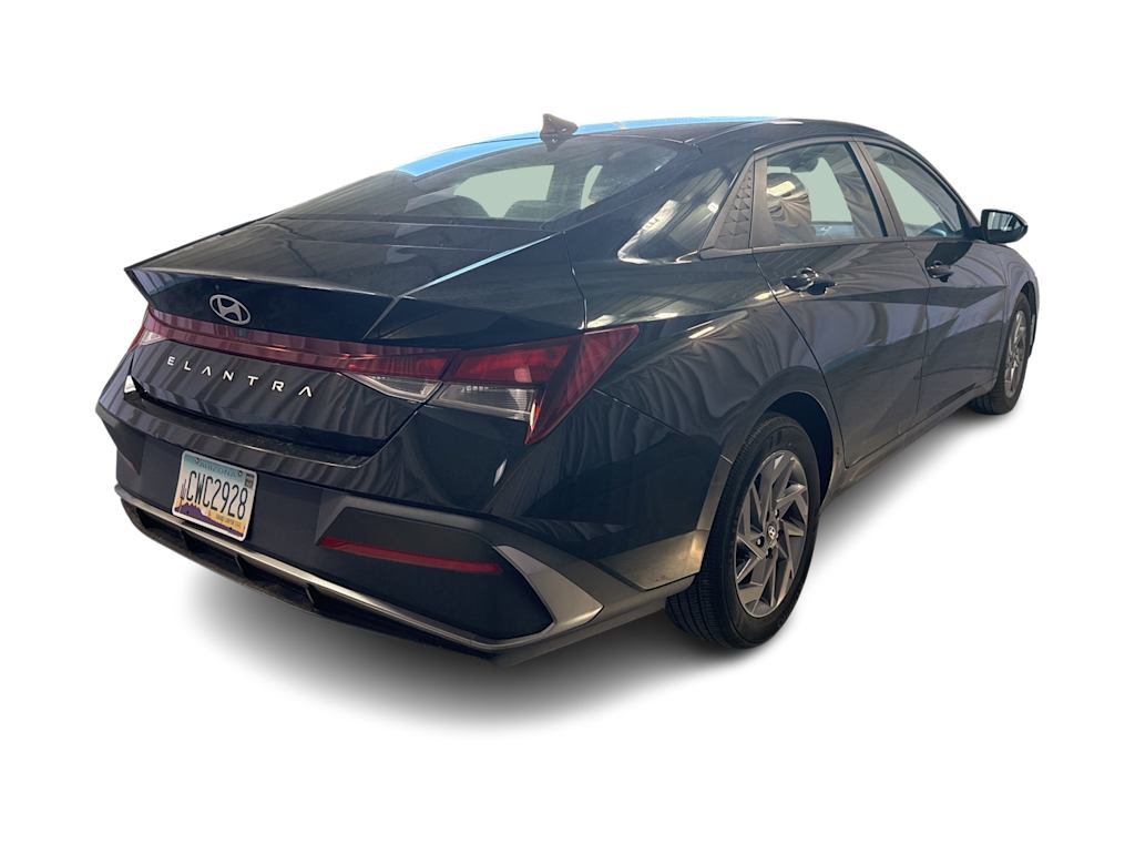 Thumbnail: 2024 Hyundai Elantra - 16