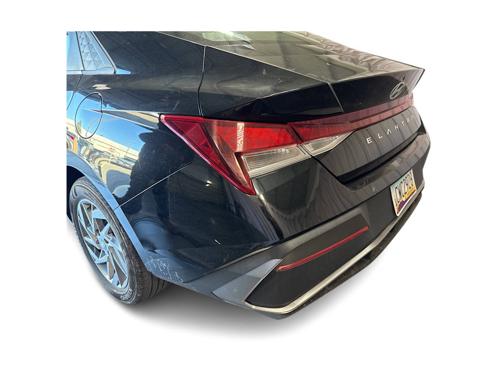 Thumbnail: 2024 Hyundai Elantra - 22