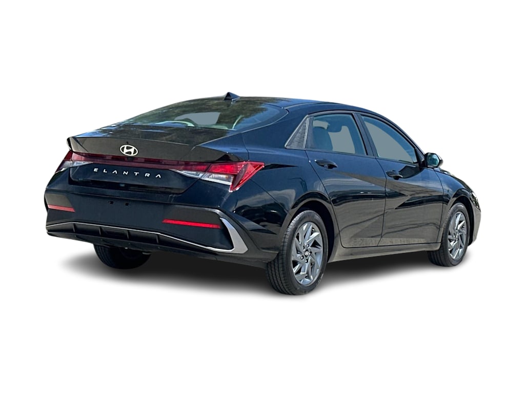Thumbnail: 2024 Hyundai Elantra - 17