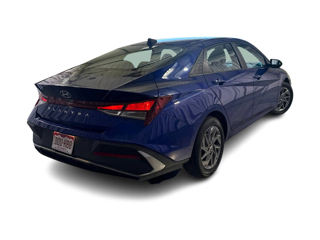 Thumbnail: 2024 Hyundai Elantra - 17