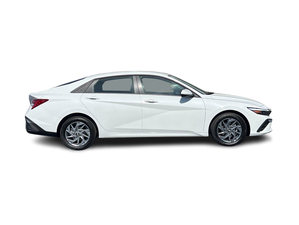 Thumbnail: 2025 Hyundai Elantra - 18