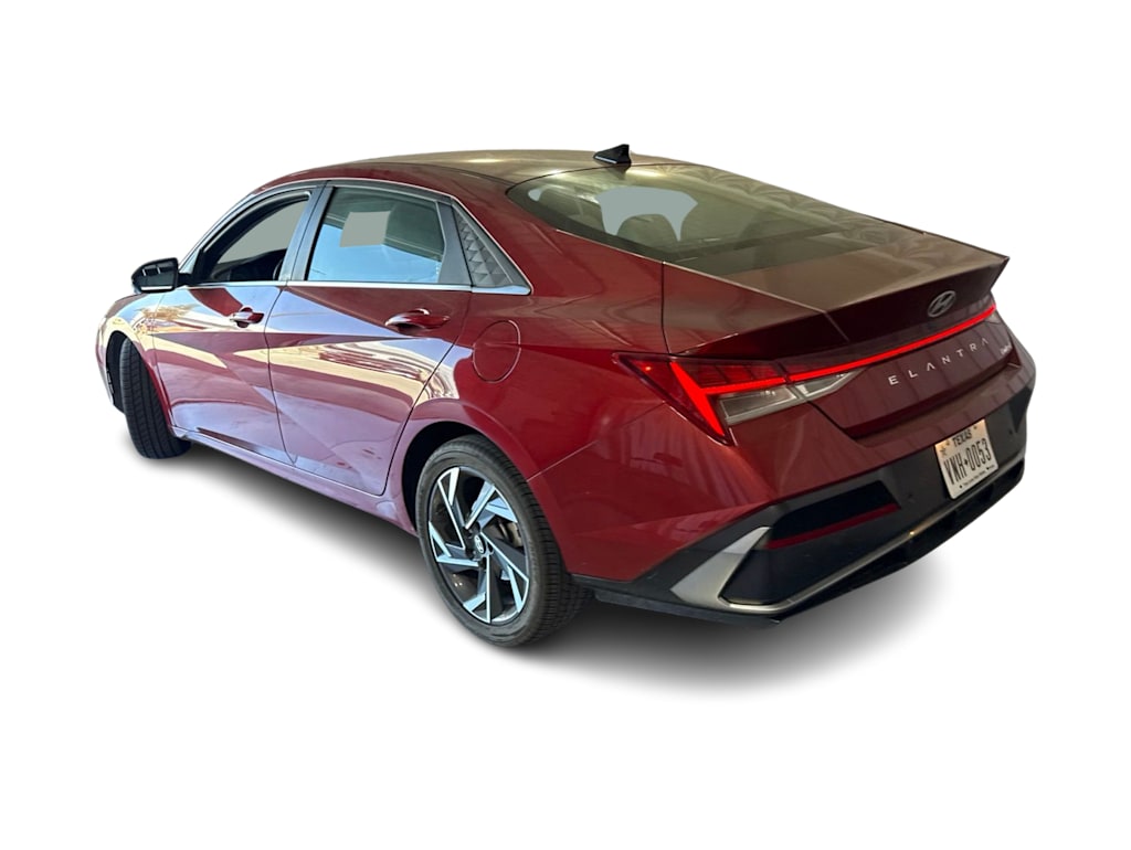 Thumbnail: 2024 Hyundai Elantra - 4