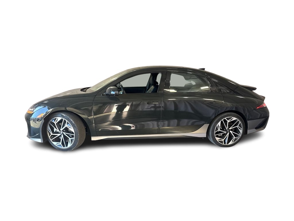Thumbnail: 2023 Hyundai Ioniq 6 - 2