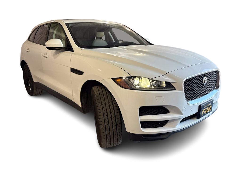 Thumbnail: 2018 Jaguar F-Pace - 15