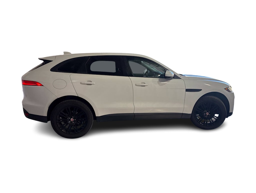 Thumbnail: 2018 Jaguar F-Pace - 16