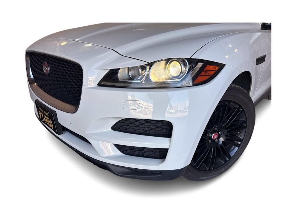 Thumbnail: 2018 Jaguar F-Pace - 18