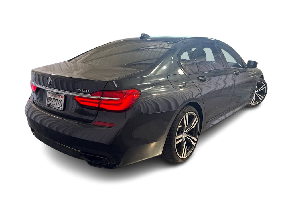 Thumbnail: 2019 BMW 7 Series - 14