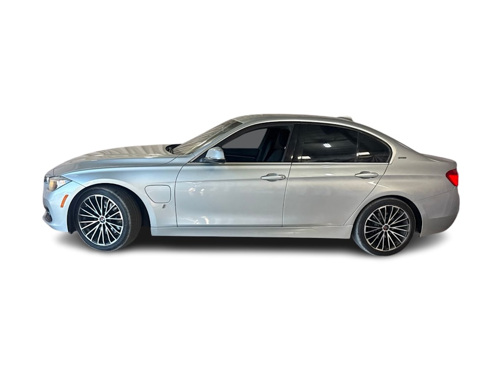Thumbnail: 2017 BMW 3 Series - 3