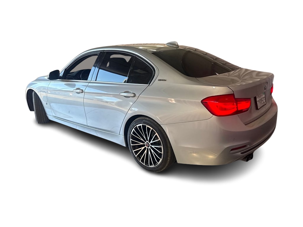 Thumbnail: 2017 BMW 3 Series - 4
