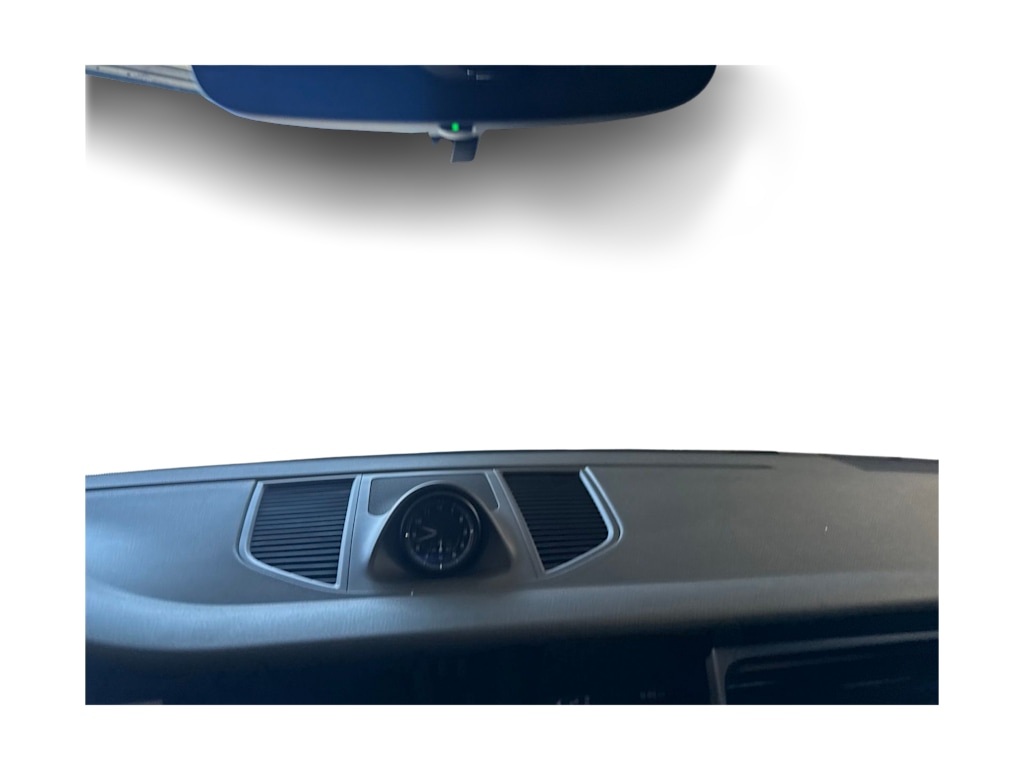 Thumbnail: 2024 Porsche Macan - 25
