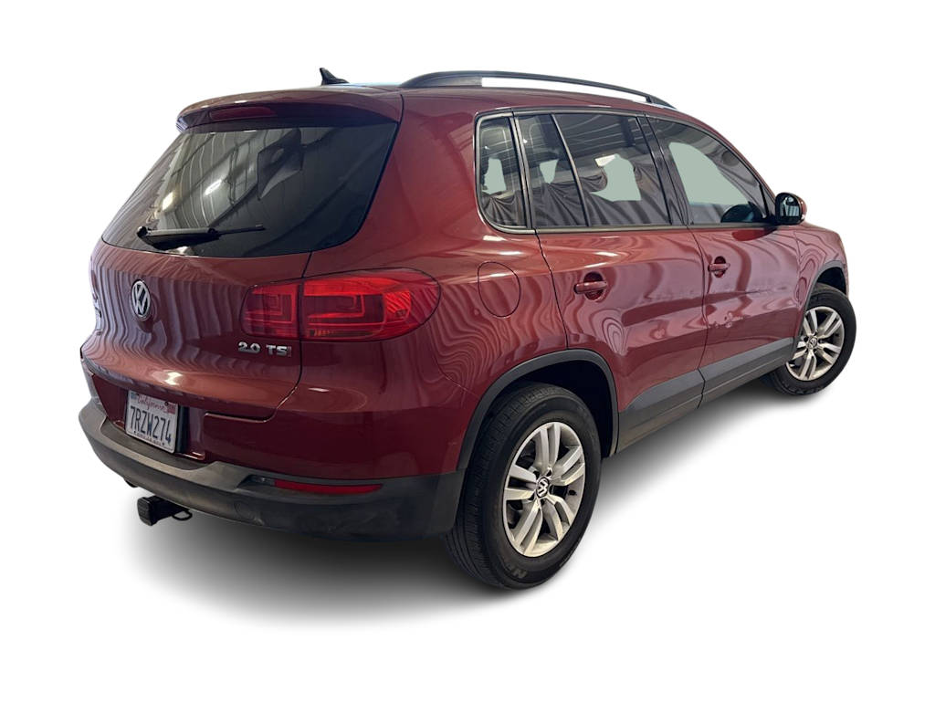 Thumbnail: 2015 Volkswagen Tiguan - 17
