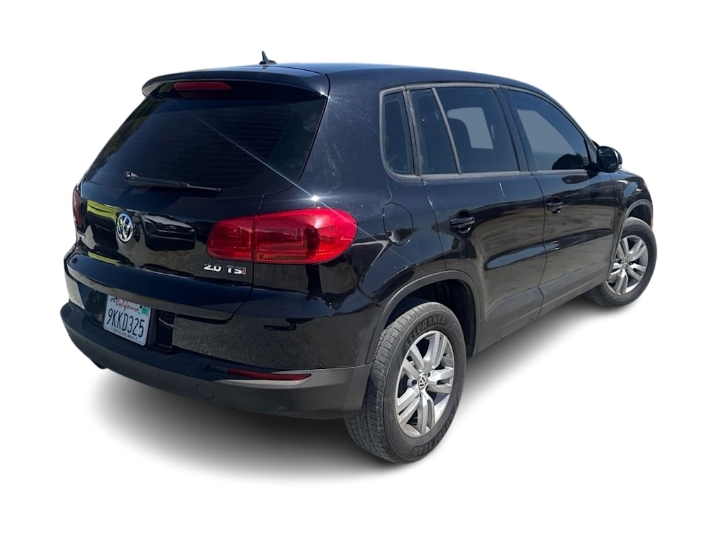 Thumbnail: 2012 Volkswagen Tiguan - 16